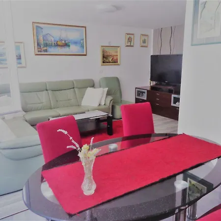 Apartment Apartman Mirna