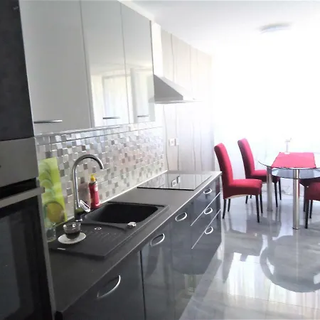 Apartman Mirna Apartment *